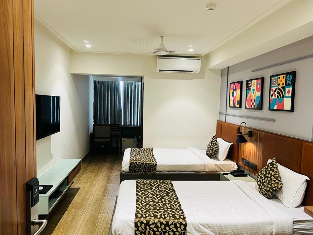 The Lemon Grass Hotel Gandhinagar Exterior foto