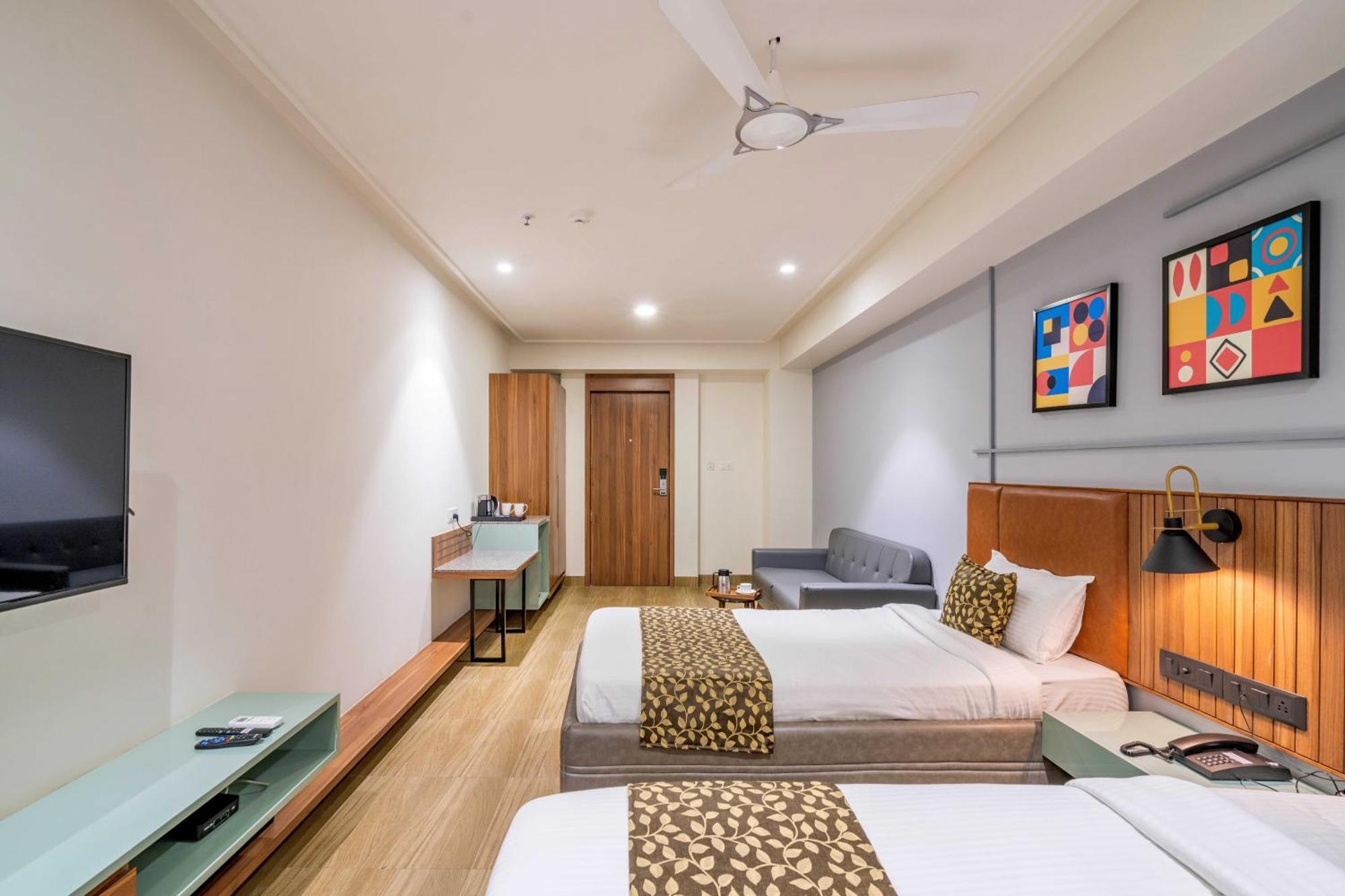 The Lemon Grass Hotel Gandhinagar Exterior foto
