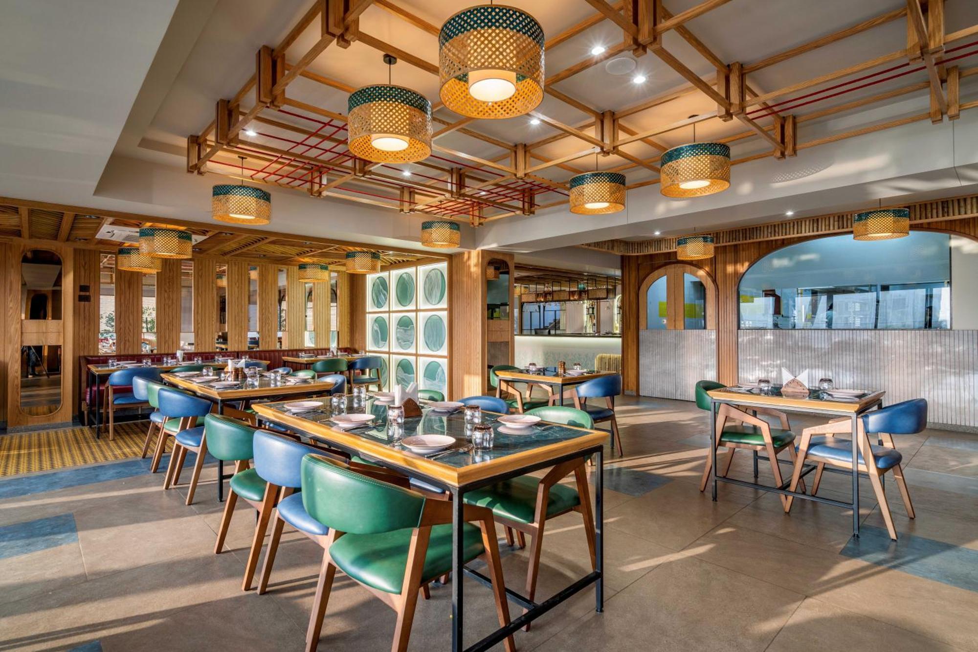 The Lemon Grass Hotel Gandhinagar Exterior foto